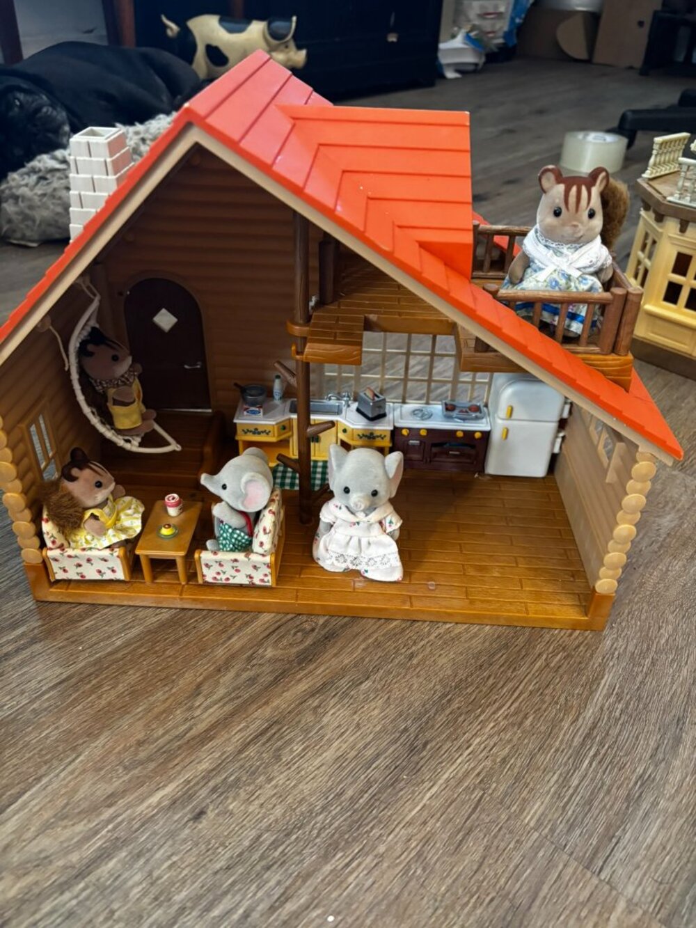 Lot Sylvanian Families Calico Critters Lodge Log Cabin Critters Kitchen elephant